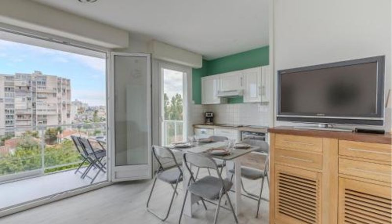 Appartamento - 1 Bedroom Awesome Apartment In Royan