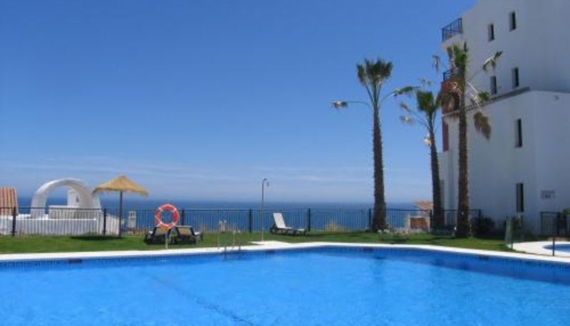 Apartament - Penthouse Calaceite Blanco - Escape with 180 Sea Views near Nerja