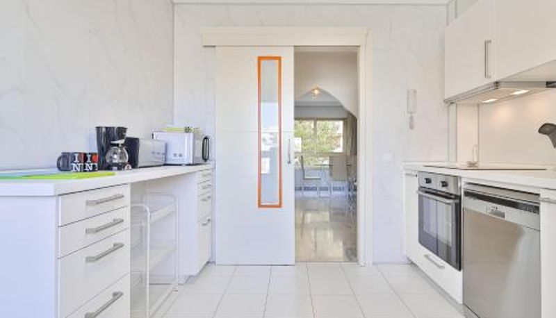 Apartament - C09 Roomy Luminous 5 Bedroom in Town