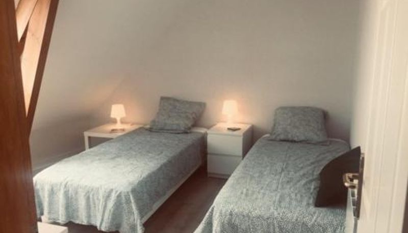 Info - Bright and quiet nest with terrace near beaches