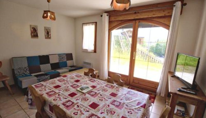 Camera standard - Résidence Le Schuss 1 - Appartement au pied des pistes avec terrasse vue Mont-Charvin MAE-3434
