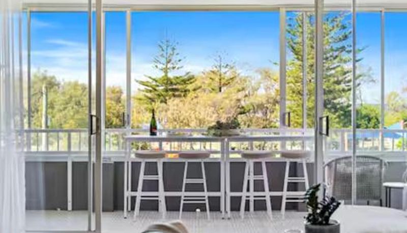 Uitzicht - Beachfront Bliss 2BR Broadbeach