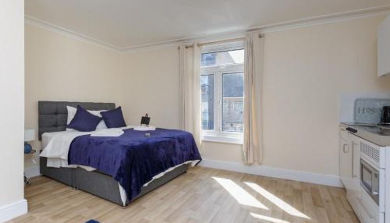Apartament - St Mary's Modern Central Huge Studio Apartments
