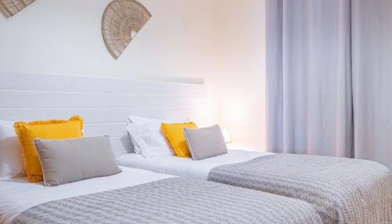 Info - My Place in Funchal by Homie