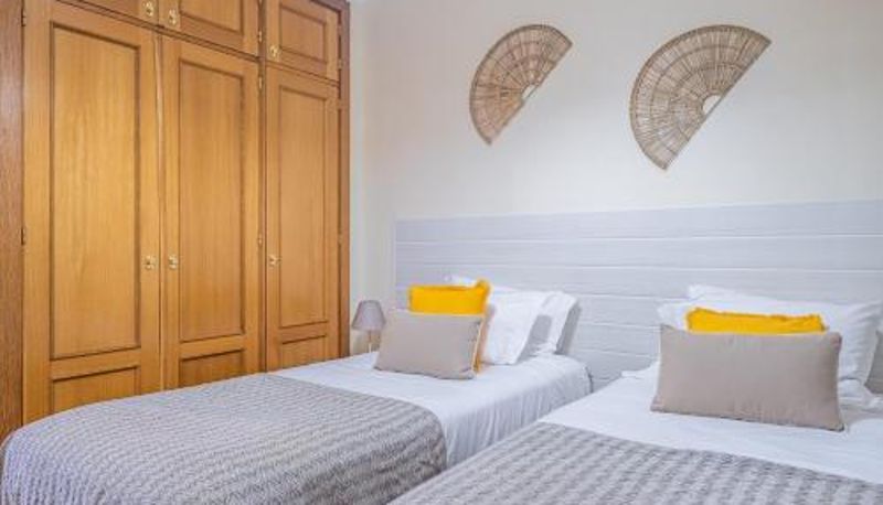 Camera standard - My Place in Funchal by Homie