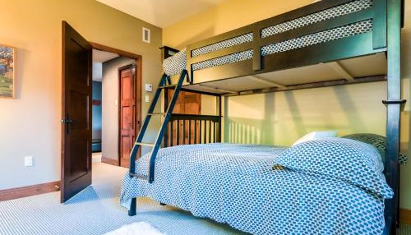 Apartment - Luxurious Altitude Ski-in/Ski-out
