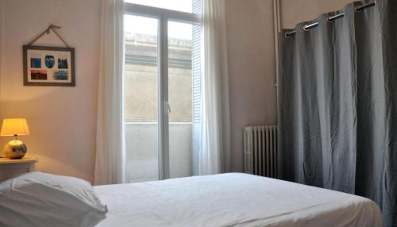 Info - Two-bedroom apartment with a balcony near Panier
