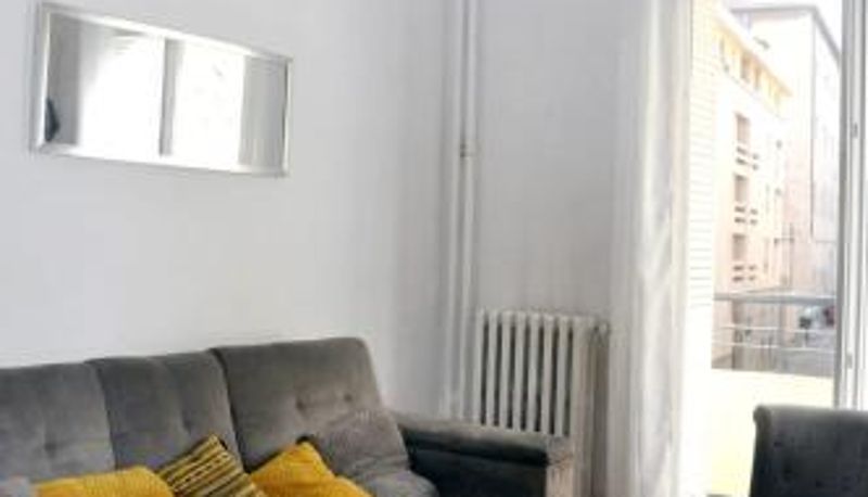 Info - Two-bedroom apartment with a balcony near Panier