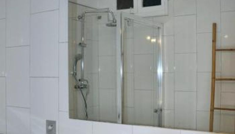 Camera standard - Two-bedroom apartment with a balcony near Panier