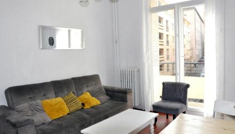 Info - Two-bedroom apartment with a balcony near Panier