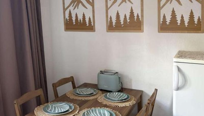 Camera standard - proche des pistes - Les Orres  jacuzzi et balcon Appartement 4 pers avec piscine