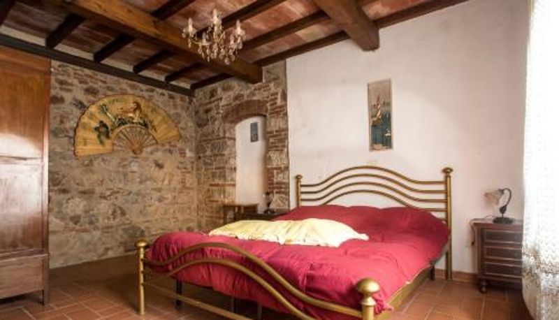 Oda - Spacious Apartment in Massa Marittima with Shared Pool