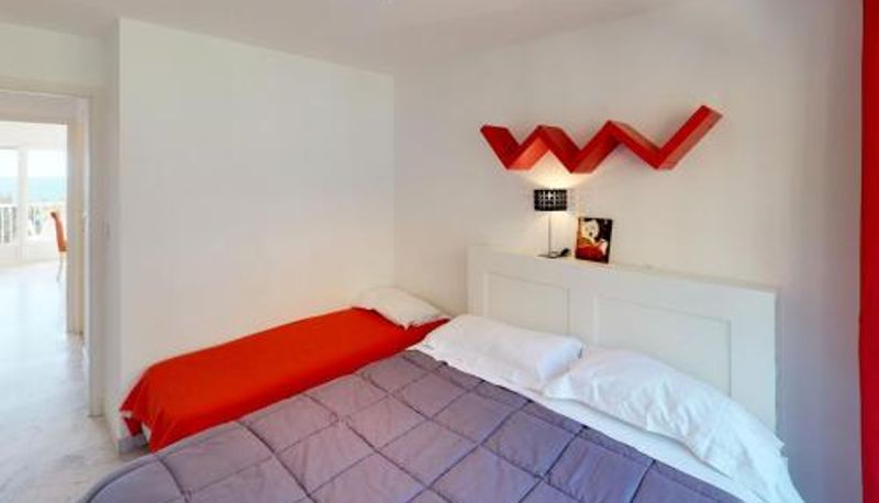 Chambre Standard - 2P en dernier étage avec clim et parking privé à Menton