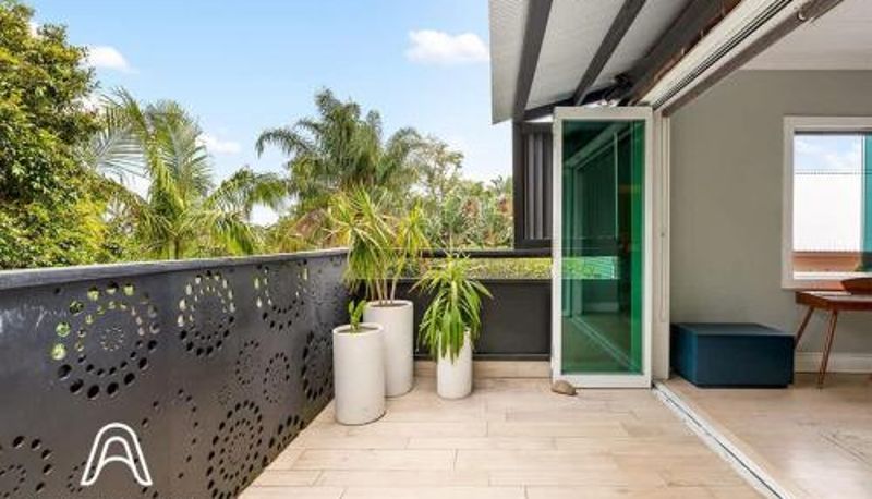 Info - 2 bedroom tropical beach escape