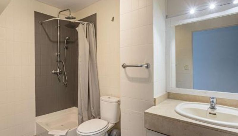 Standard room - Appartement moderne en bord de mer avec balcon et parking