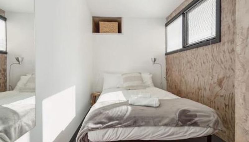 Appartement - Conveniently Located 6 BR Unit