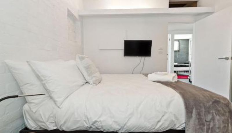Apartament - Conveniently Located 6 BR Unit