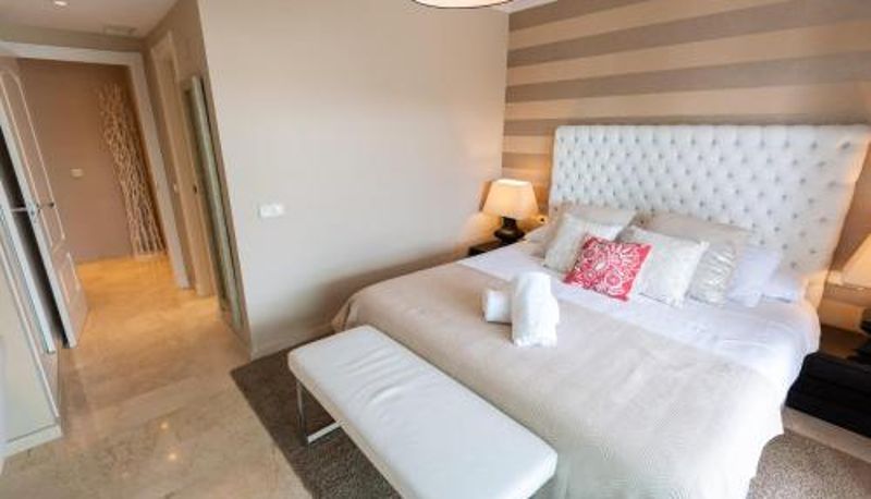 Apartament - The Sea and Luxury Shopping  a minute from the Marina  24-7 Security VACATION MARBELLA I Brand New Terrazas de Banús Apt