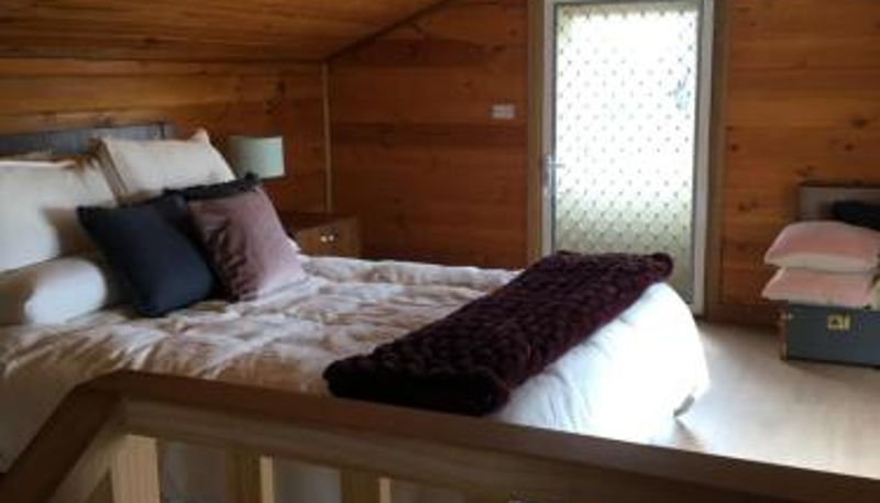 Camera standard - Springmead Rustic Cabin
