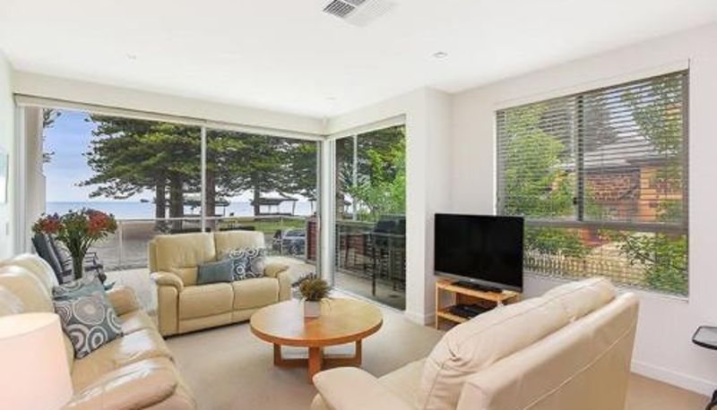 Info - Breeze Beachfront Apartment