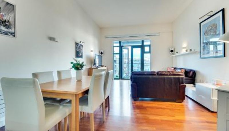 Apartment - Crown Apartments 3B Ideal Choice for City Breaks