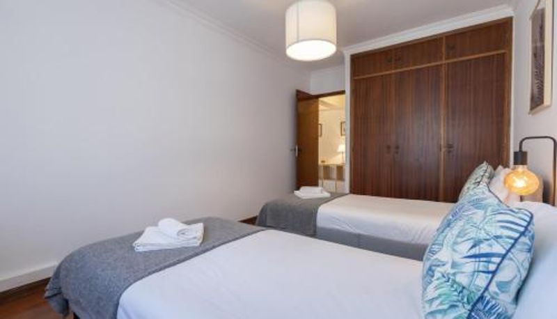 Apartament - Almada Noronha 37