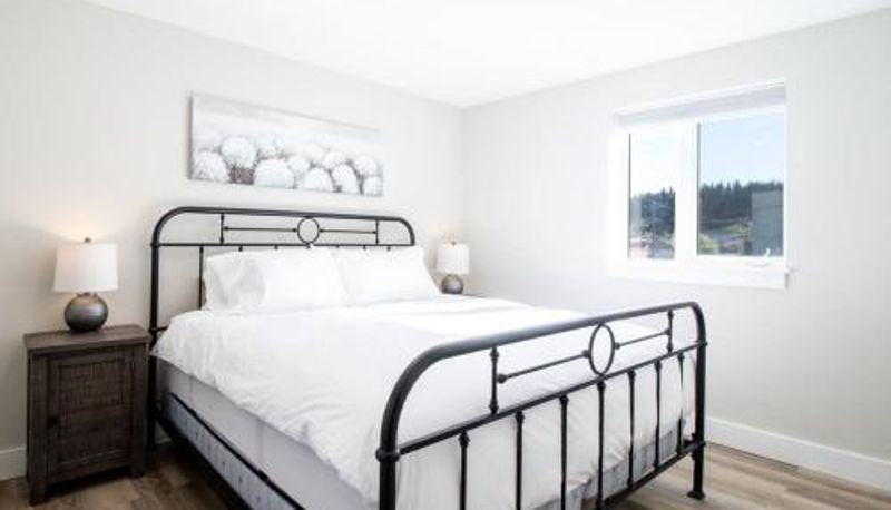 Bilgi - NN - Flats on 4th #1 - Downtown 2-bed 2-bath