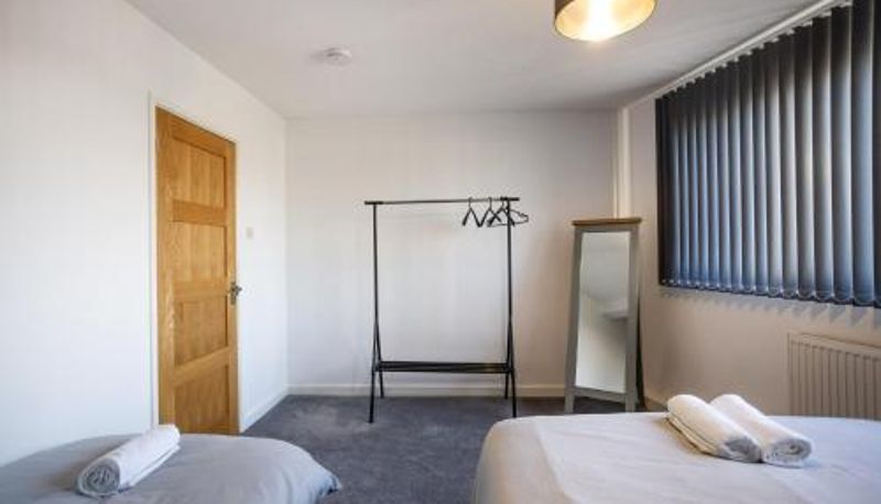 Información - Hanham Rd Central Location Long Stay Sleeps 9 by ShortStayUK