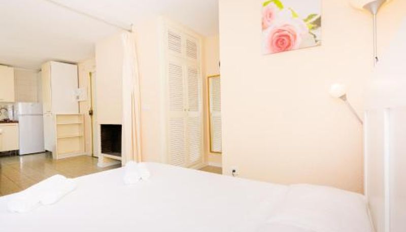 Apartament - HomeHolidaysRentals Diana
