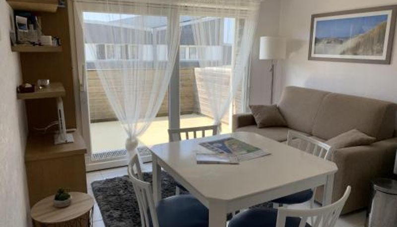 Info - Appartement proche plage avec parking et balcon