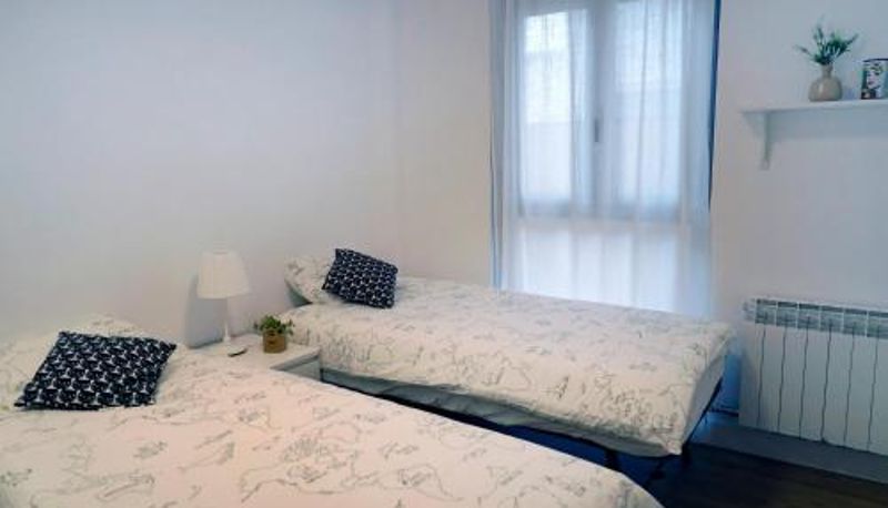 Pokój - Riojaland en Lardero 2Bprecioso piso con garaje y aire acondicionado