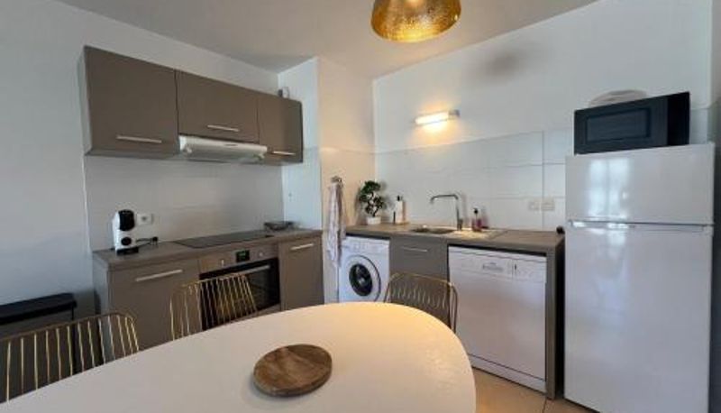 Camera standard - Wifi inclus  parking  balcon  6 couchages  proche plage Appartement centre Arcachon