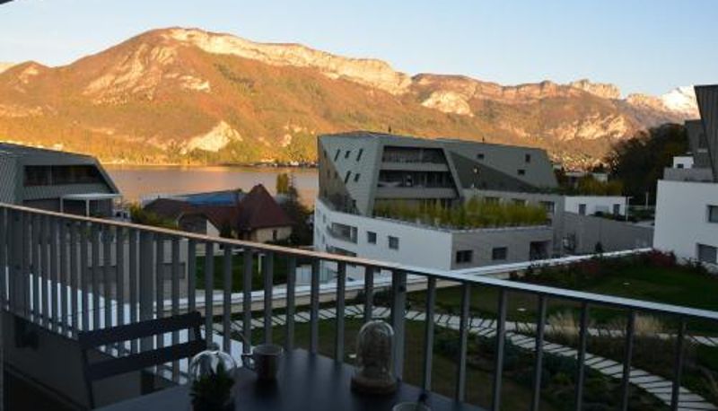 Info - Paradis vue Lac et Montagnes
