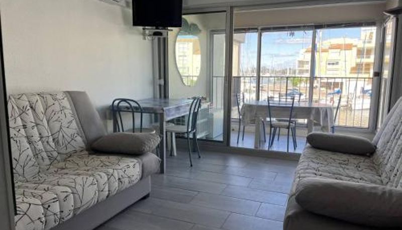 Camera standard - Proche plage et commerces - FR-1-749-70  Parking privé Appartement T2 au Cap d'Agde - 6 pers