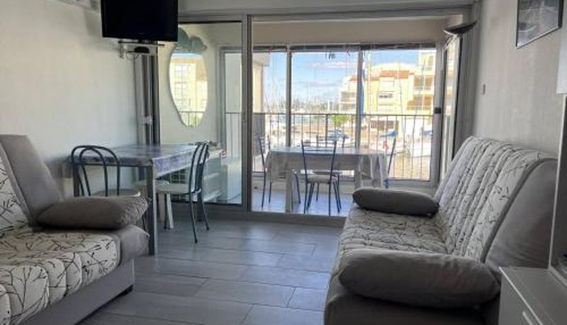 Camera standard - Proche plage et commerces - FR-1-749-70  Parking privé Appartement T2 au Cap d'Agde - 6 pers