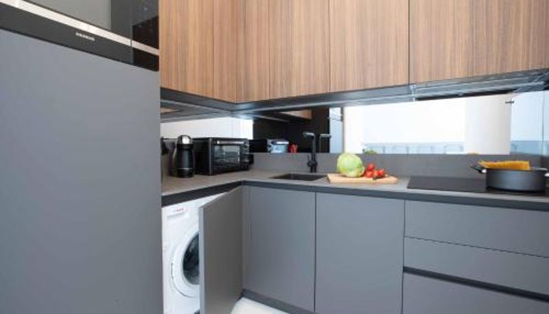 Daire - Le Magenta - Modern Apartment with Balcony - Happy Rentals