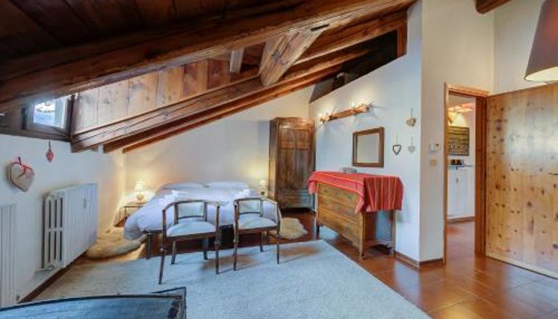 Apartment - close to Ski shuttle bus - Happy Rentals Le Meublè near the train station