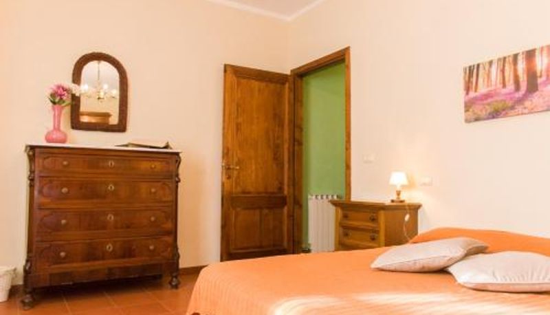 Apartment - Bright Holiday Home in the countryside near Pisa