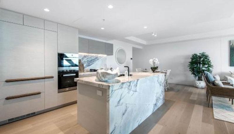 Camera standard - Jewel Stunning Ocean Views 2 Bed Apartment - CoastHM
