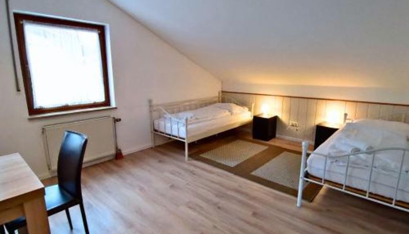 Appartement - Monteursunterkunft Straßlach- Fitters' accommodation with shared Kitchen & Garden