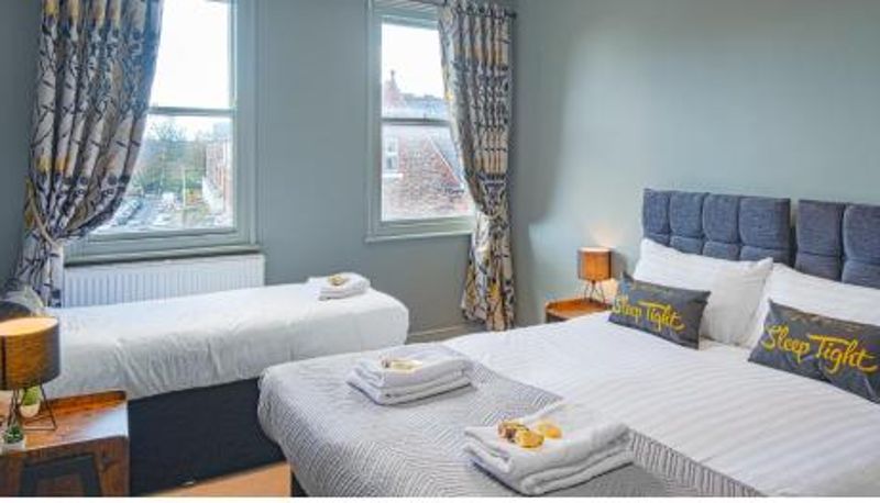 Apartment - The Gillygate Gathering - City Centre - Sleeps Up To 18