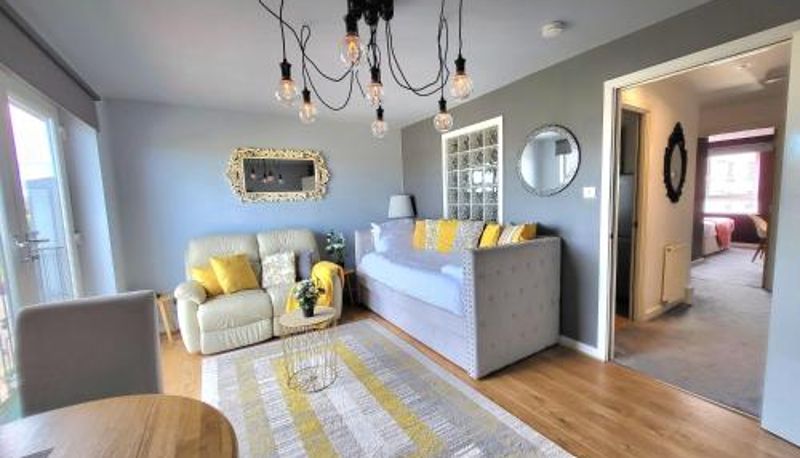 Daire - Beautiful 2 bed Apt  Sleeps 6 4 Separate Beds
