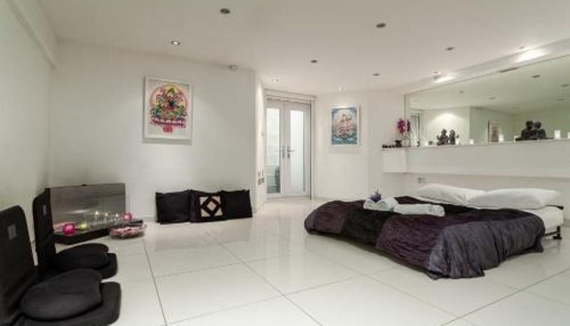 Apartment - Holiday Lets London 1