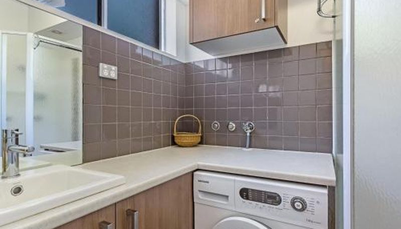 Apartment - Sunset Court Unit 1 3 Resthaven Avenue