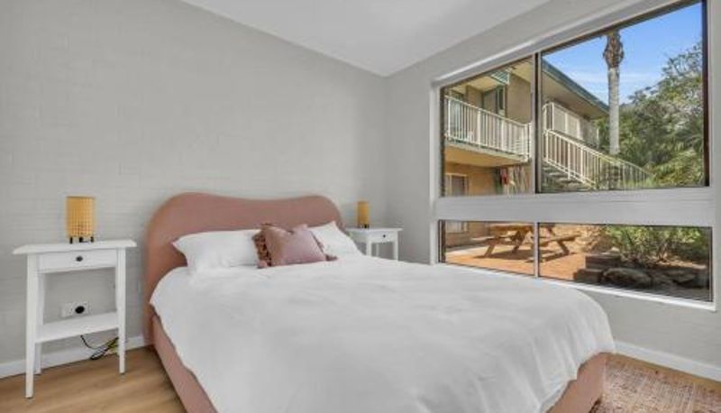 Apartment - Marine Court - Unit 6