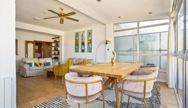 Info - Sunny 3BR2BA w Private Terrace AC