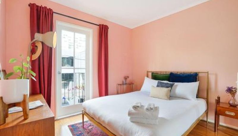 アパートメント - Chic Central Apt with Free Parking by Custom Bnb Hosting