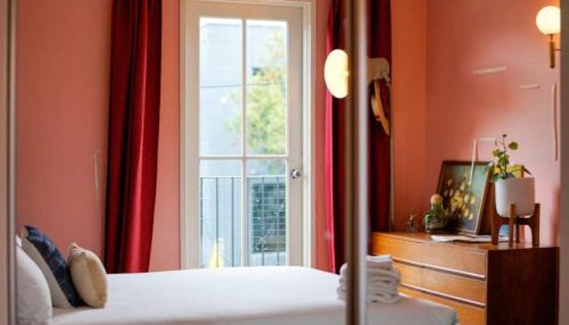 アパートメント - Chic Central Apt with Free Parking by Custom Bnb Hosting