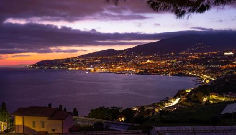 Apartamento - Casa Emma With Sea Glimpse Terrace - Happy Rentals