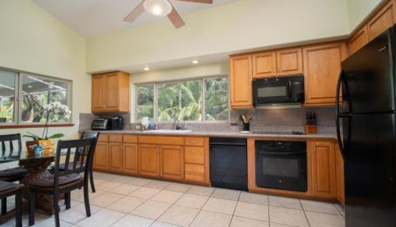 Apartment - Aloha Aku Ohana Suite - Spacious Garden View Oasis